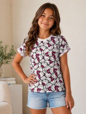 NWOT Hello Kitty Sanrio Tshirt Cute Kid Size Large
